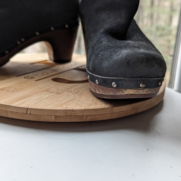 UGG Australia Lynnea Shearling Studded Clog Boot - Picture 8 of 12